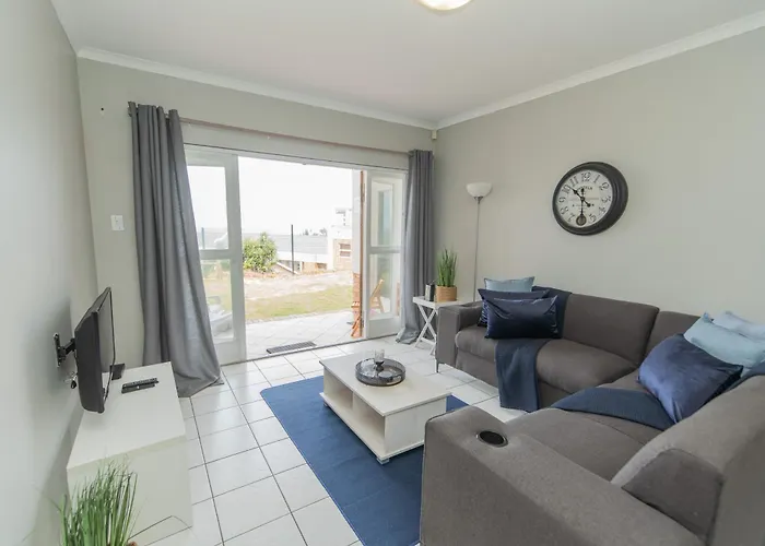 Shells And Bells Beachfront Apartment