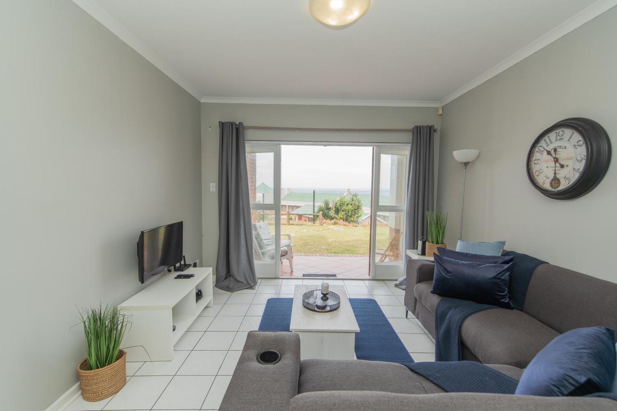 Shells And Bells Beachfront Apartment