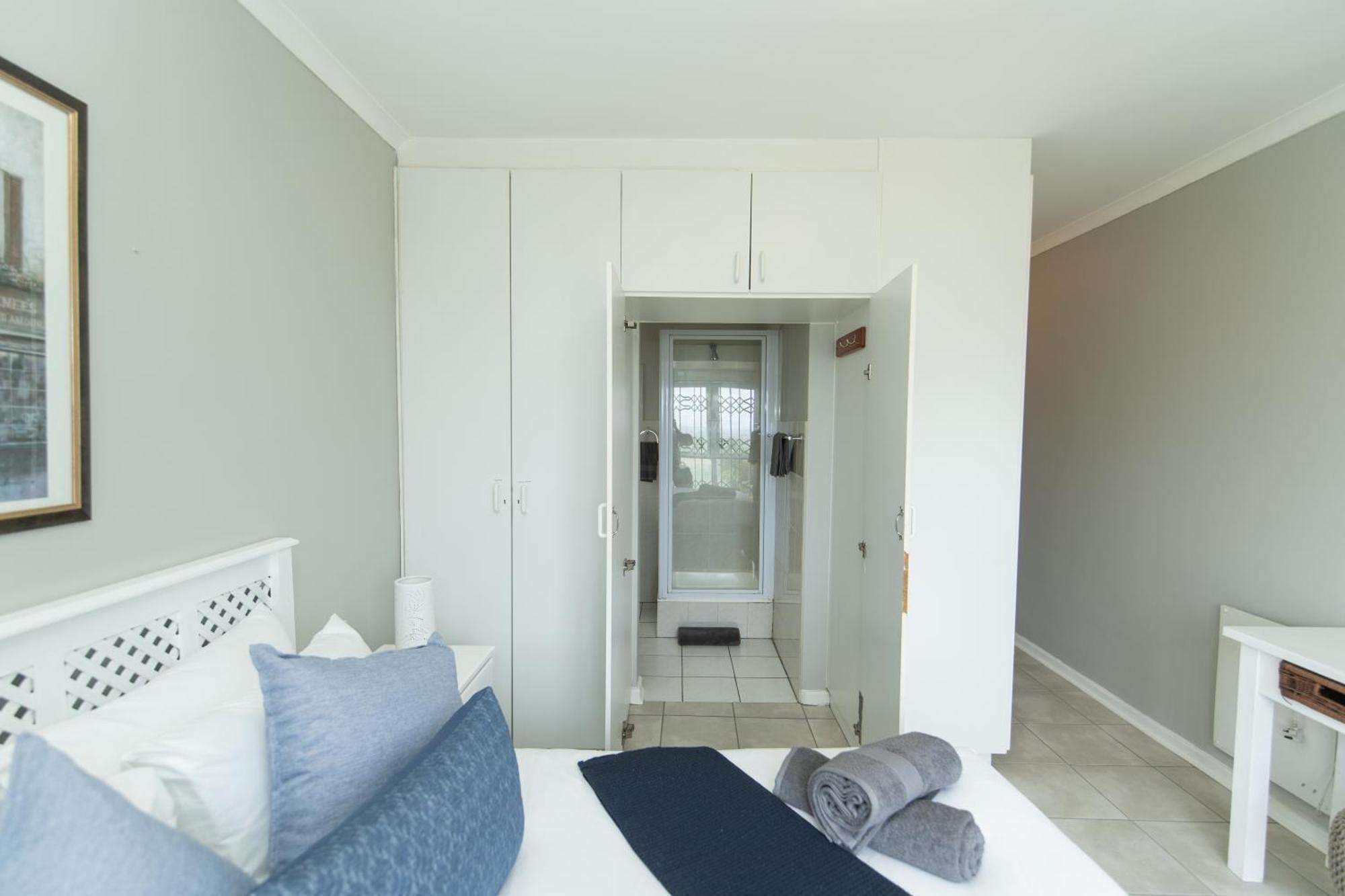 Shells And Bells Beachfront Apartment *