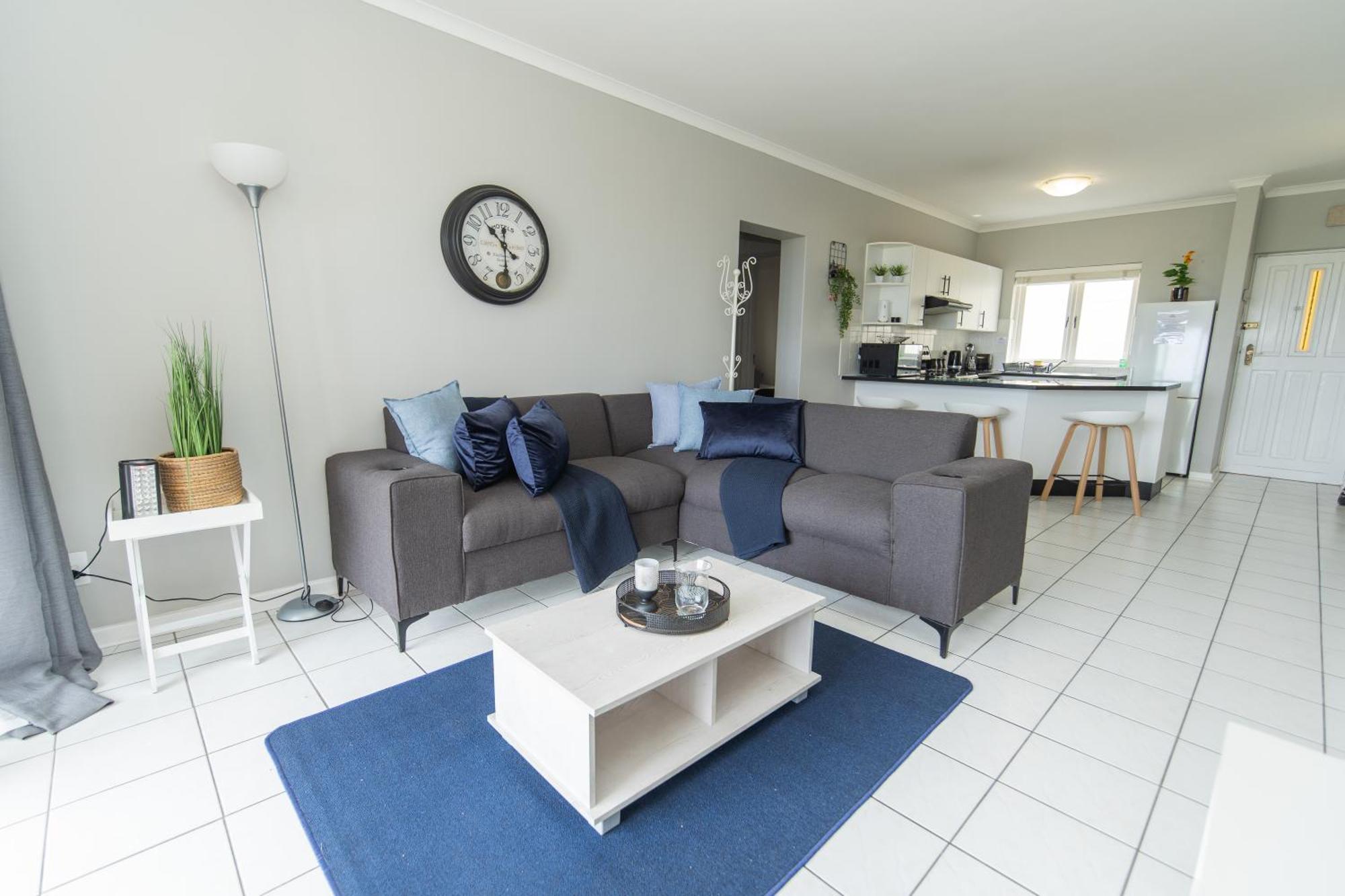 Shells And Bells Beachfront Apartment Port Elizabeth
