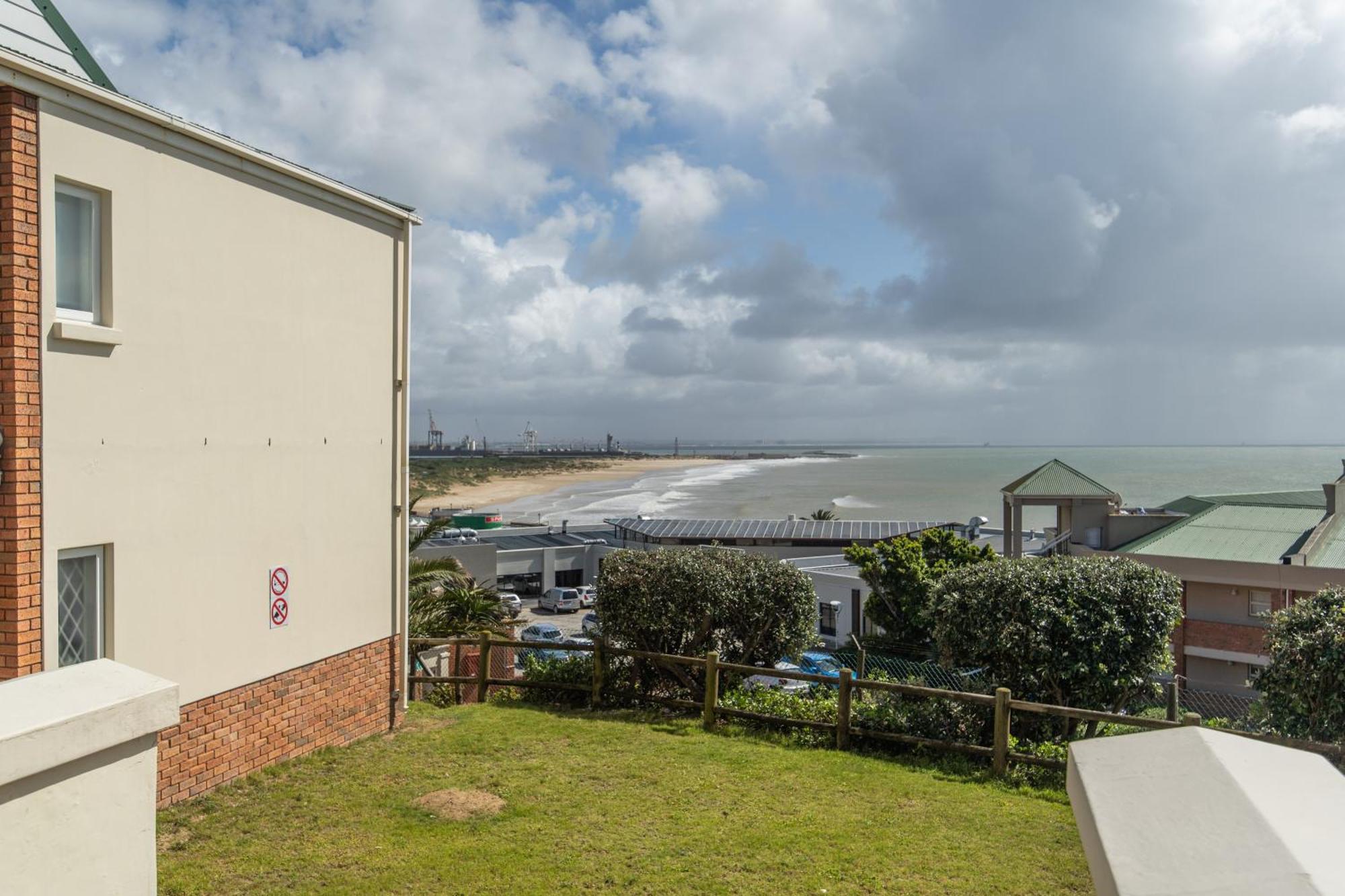 Apartment Shells And Bells Beachfront Port Elizabeth