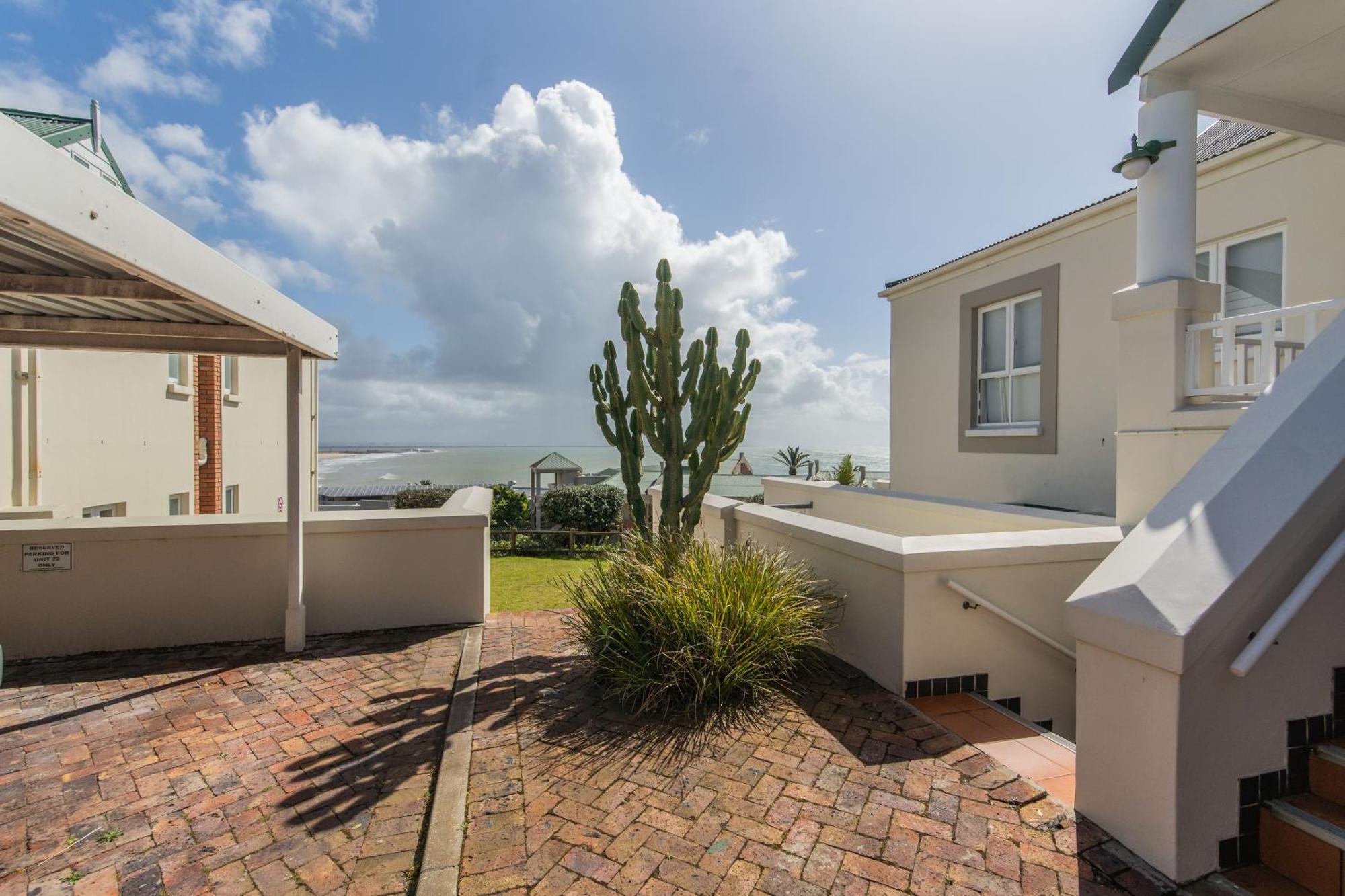 Shells And Bells Beachfront Apartment *